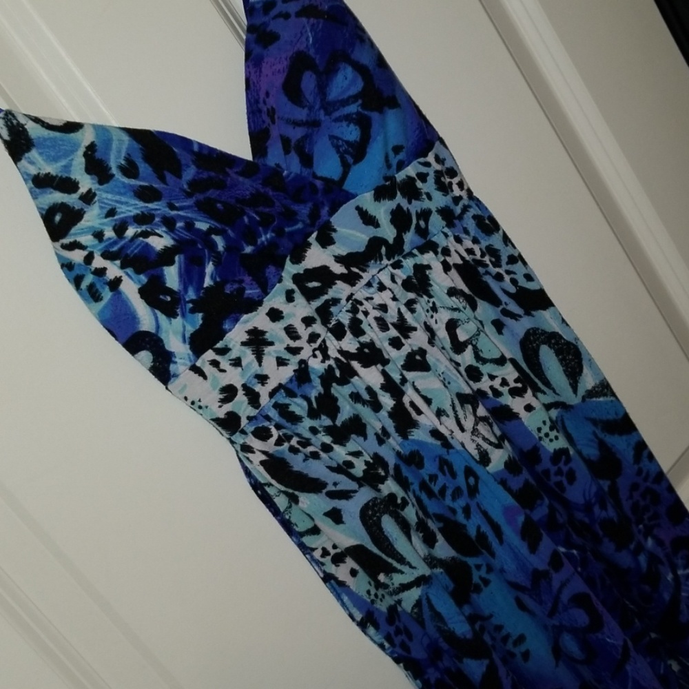 Dress - Picture 2 of 3